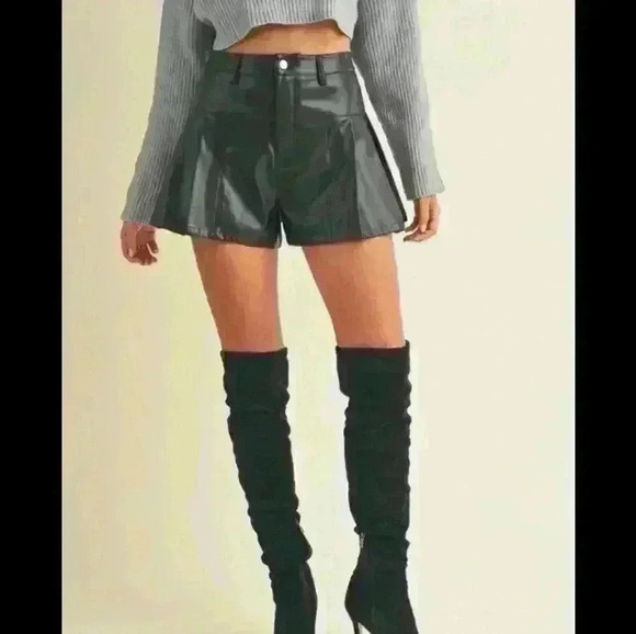 NWNT ZARA T R F Collection sexy party/cocktail office Shorts with pocket  SS - Picture 1 of 5